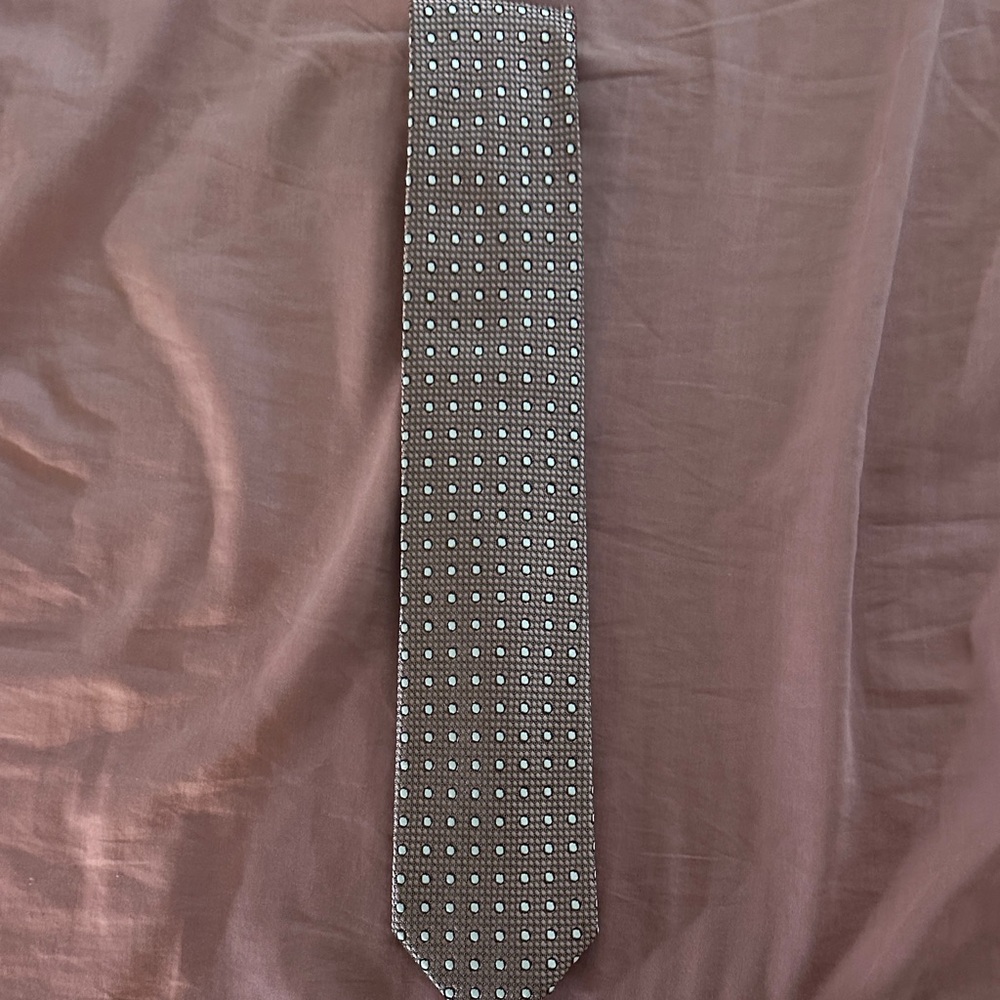 Tom Ford Silver and Gray Patterned Tie